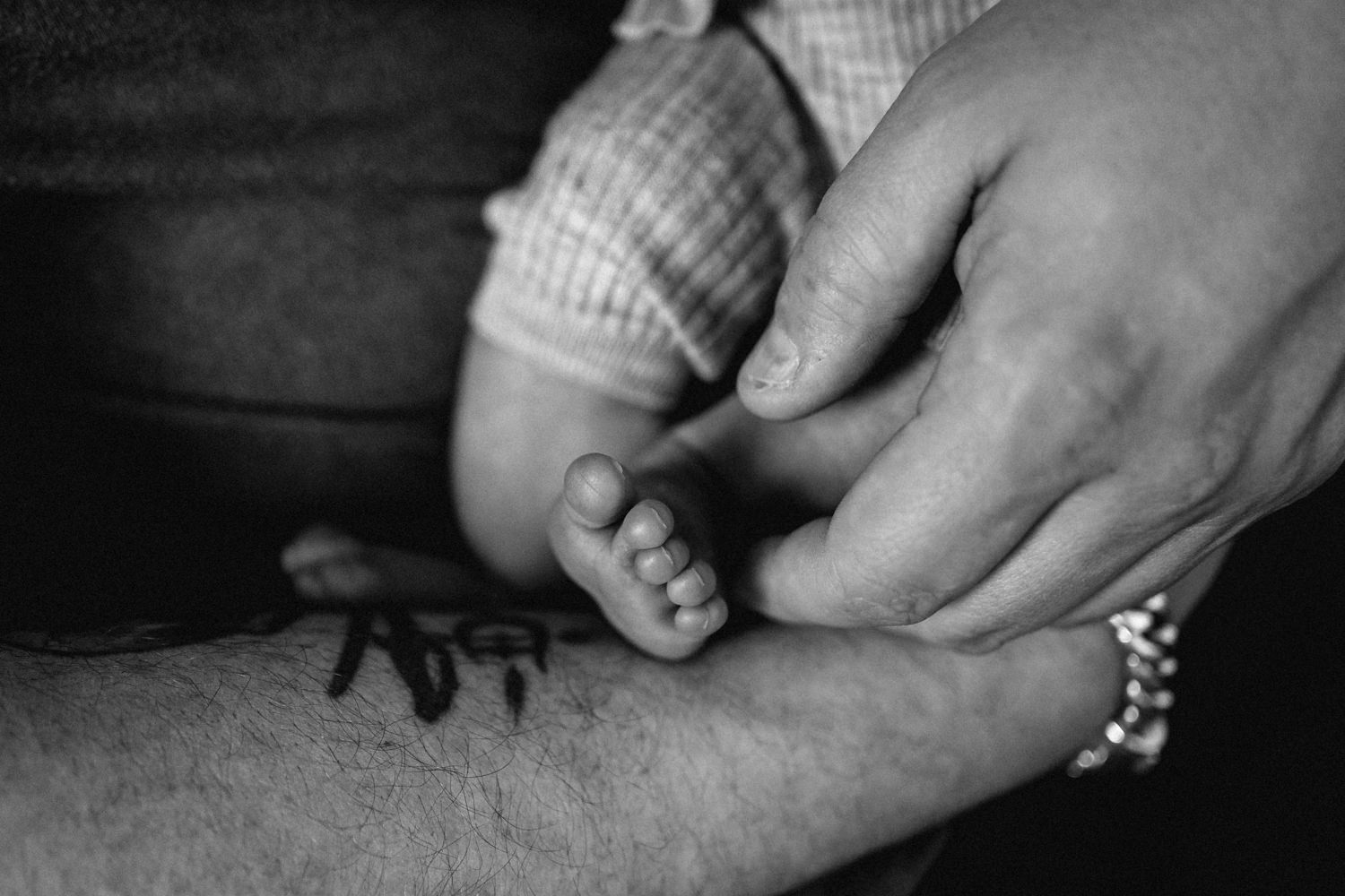 Babyfuß in schwarz weiß